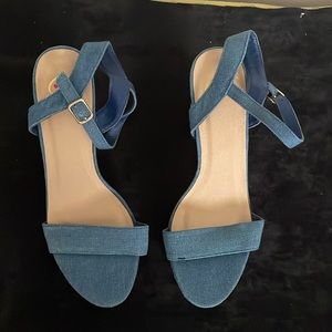 Derek Heart Blue jean material 4 inch heals
